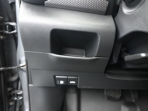 Used 2020 Nissan Kicks SV image 15