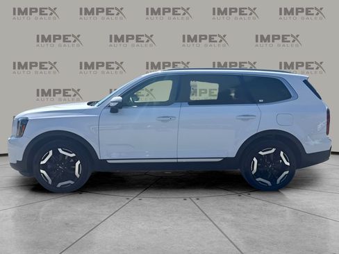 Used 2024 Kia Telluride S w/ S Sunroof Package FWD image 2