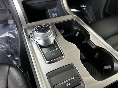 Used 2024 Ford Edge SEL AWD/4WD image 15