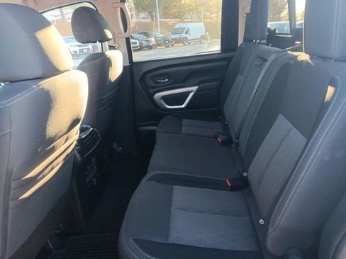 Used 2021 Nissan Titan SV w/ SV Convenience Package image 25