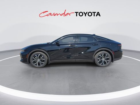 Certified 2023 Toyota Crown XLE image 5