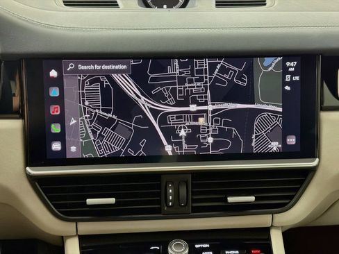 Certified 2023 Porsche Cayenne AWD/4WD image 17
