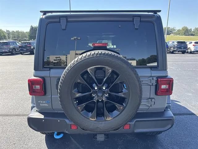 Used 2023 Jeep Wrangler Unlimited Sahara AWD/4WD image 6