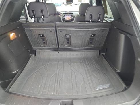Used 2023 Chevrolet TrailBlazer RS w/ Sun and Liftgate Package FWD image 12