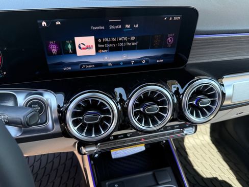New 2026 Mercedes-Benz GLB 250 4MATIC image 18