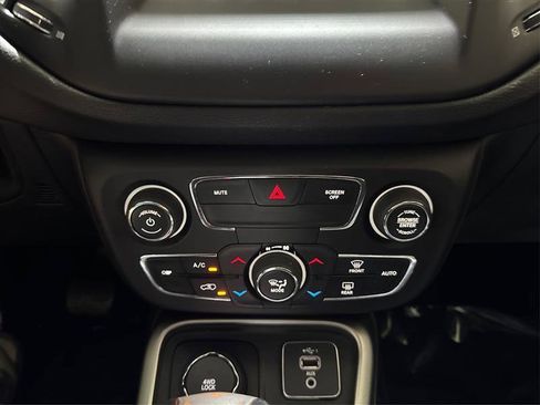 Used 2019 Jeep Compass Latitude w/ Cold Weather Group image 25