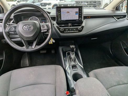 Used 2022 Toyota Corolla LE FWD image 30