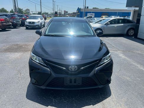 Used 2018 Toyota Camry SE FWD image 8