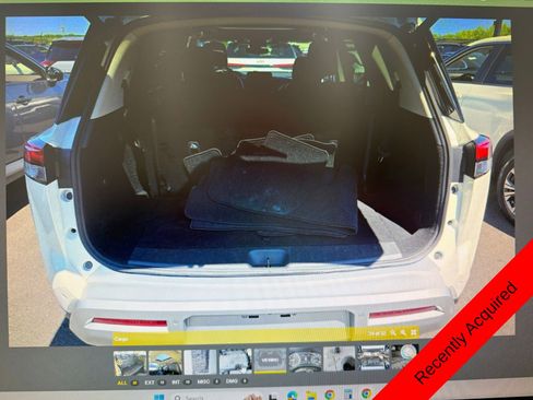 Used 2023 Nissan Pathfinder SL w/ SL Premium Package AWD/4WD image 14