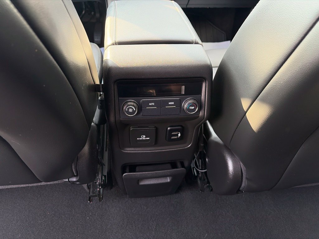Used 2017 GMC Acadia SLT AWD/4WD image 19