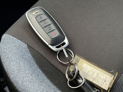 Used 2025 Nissan Versa SV FWD image 16