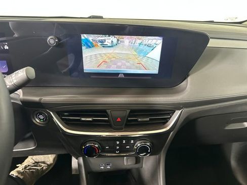 Used 2024 Buick Encore GX Preferred image 22