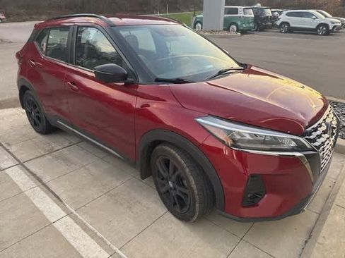 Used 2021 Nissan Kicks SR w/ SR Premium Package image 3