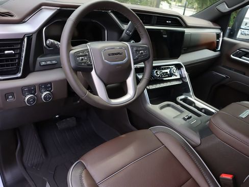 New 2026 GMC Sierra 2500 Denali w/ Denali Reserve Package image 5