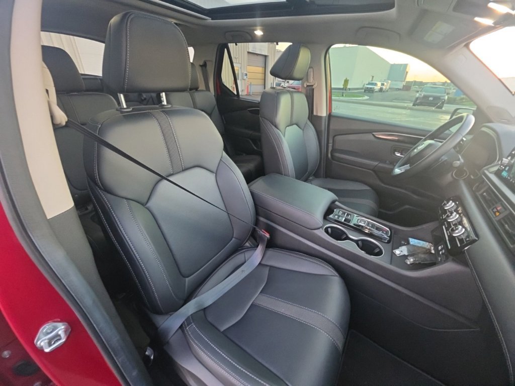 Used 2025 Honda Pilot Touring image 34