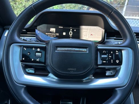 Used 2025 Land Rover Range Rover SE image 27