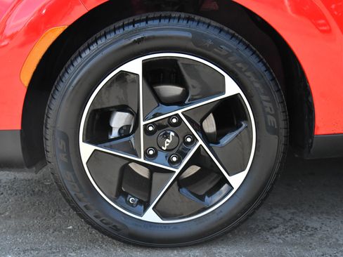 Used 2024 Kia Soul EX image 12