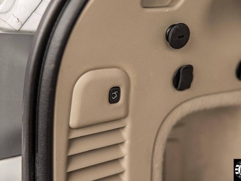 Used 2014 Jeep Grand Cherokee Overland image 28