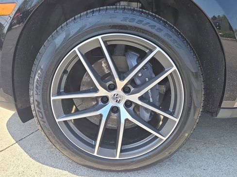 Certified 2026 Porsche Macan AWD/4WD image 24