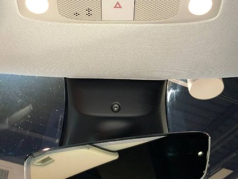 Used 2022 Tesla Model Y Performance image 35