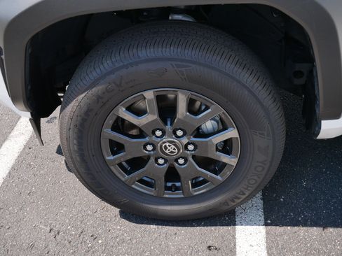 Used 2026 Toyota 4Runner SR5 AWD/4WD image 15
