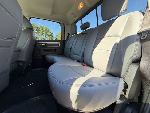 Used 2019 RAM 1500 Big Horn RWD image 23