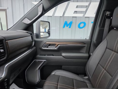 Used 2024 Chevrolet Silverado 2500 High Country w/ Technology Package image 20