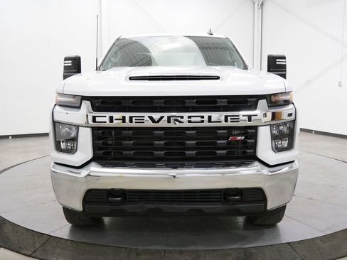 Used 2023 Chevrolet Silverado 2500 LT image 2