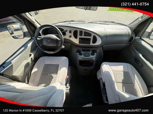 Used 2003 Ford E-150 and Econoline 150 Commercial Van 3D image 39