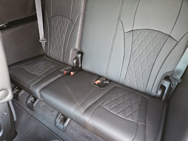 Used 2023 Buick Enclave Avenir w/ Avenir Technology Package FWD image 31