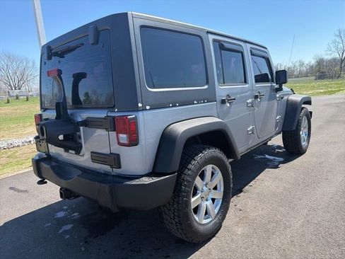 Used 2013 Jeep Wrangler Unlimited Sport w/ Connectivity Group image 7