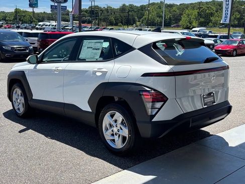 New 2026 Hyundai Kona SE FWD image 2