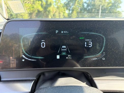 Certified 2025 Kia Sportage EX w/ EX Premium Package AWD/4WD image 11