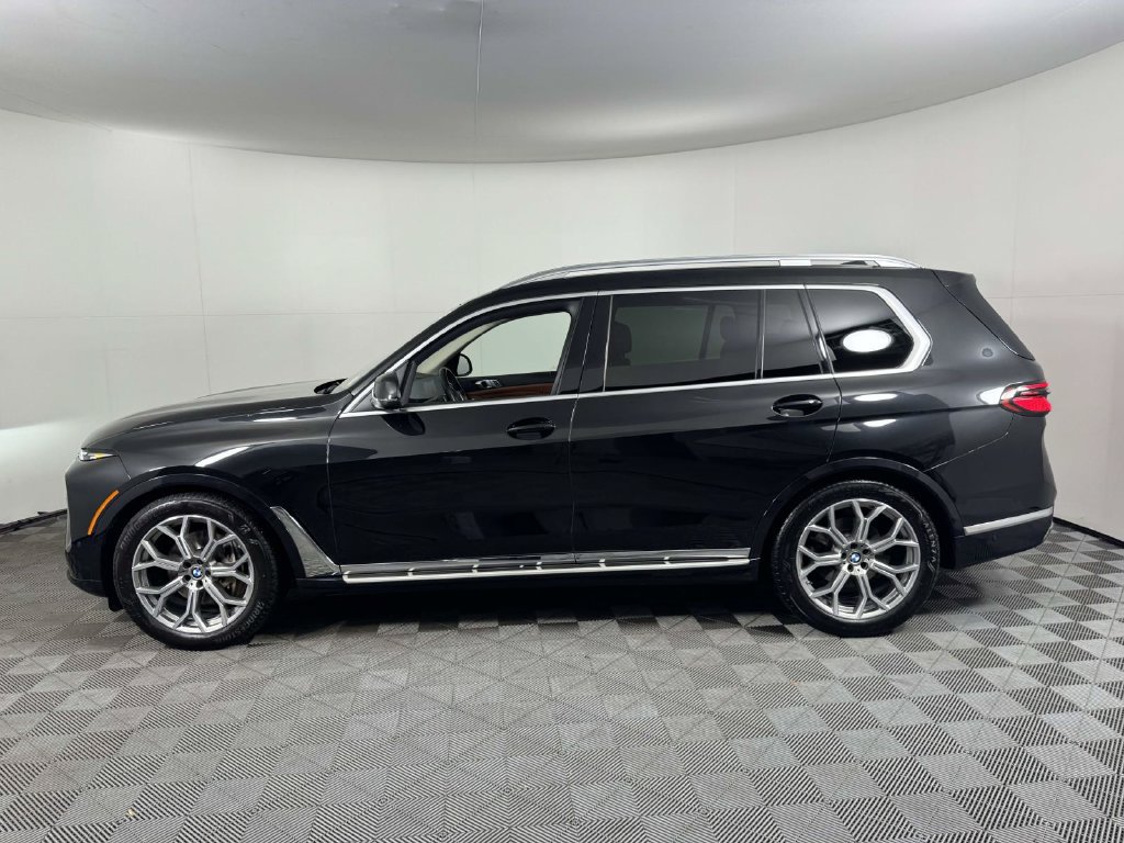 Used 2023 BMW X7 xDrive40i AWD/4WD image 11