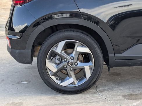 Used 2025 Hyundai Venue SEL FWD image 28