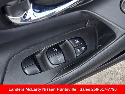 Used 2016 Nissan Altima 3.5 SL FWD image 25