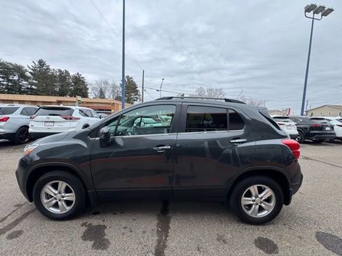 Used 2018 Chevrolet Trax LT w/ Sun & Sound Package image 4