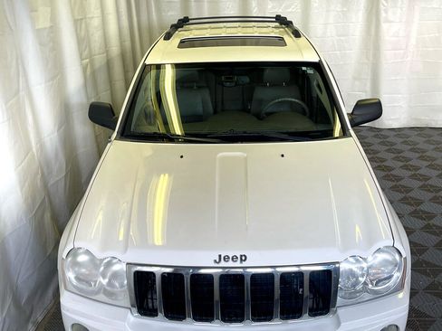 Used 2005 Jeep Grand Cherokee Limited image 2
