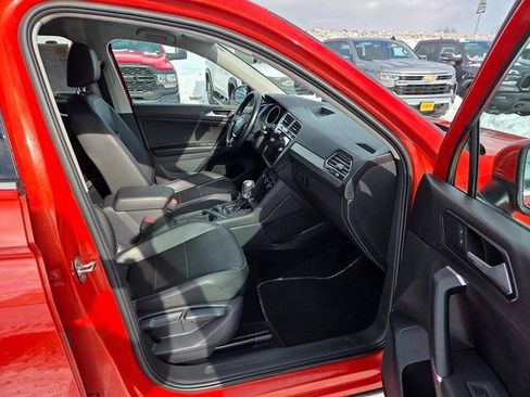 Used 2018 Volkswagen Tiguan SE image 8