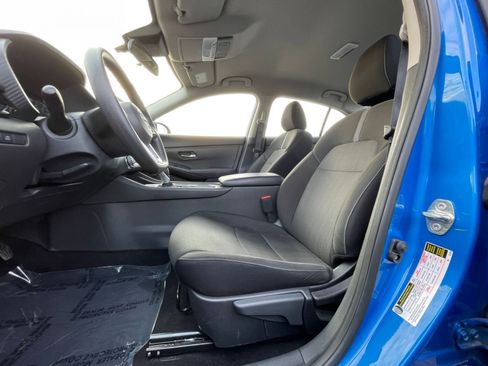 Used 2025 Nissan Sentra SV image 25