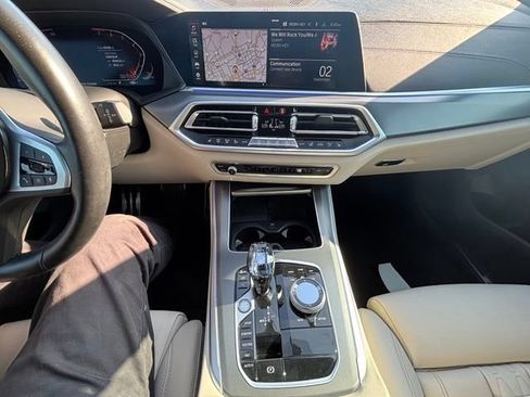 Used 2022 BMW X5 xDrive40i w/ M Sport Package AWD/4WD image 24