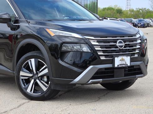 Used 2026 Nissan Rogue SL AWD/4WD image 2