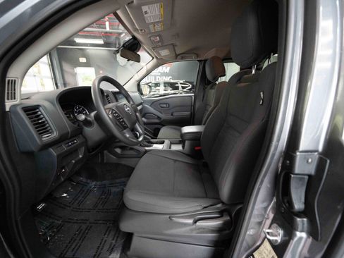 Used 2022 Nissan Frontier S AWD/4WD image 9