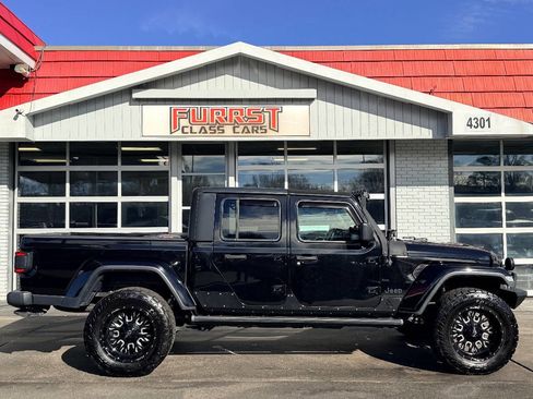 Used 2021 Jeep Gladiator Sport image 3
