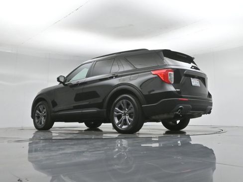 Used 2022 Ford Explorer XLT w/ Equipment Group 202A RWD image 47
