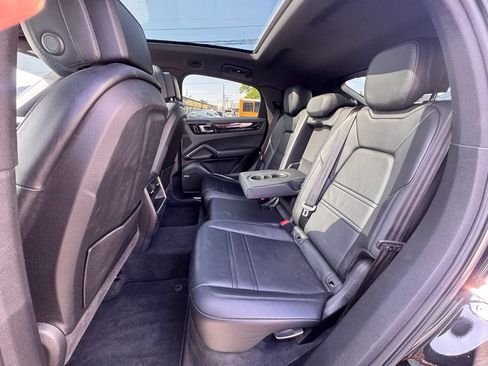 Used 2021 Porsche Cayenne Coupe AWD/4WD image 15