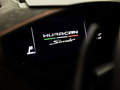 Used 2024 Lamborghini Huracan Sterrato image 21