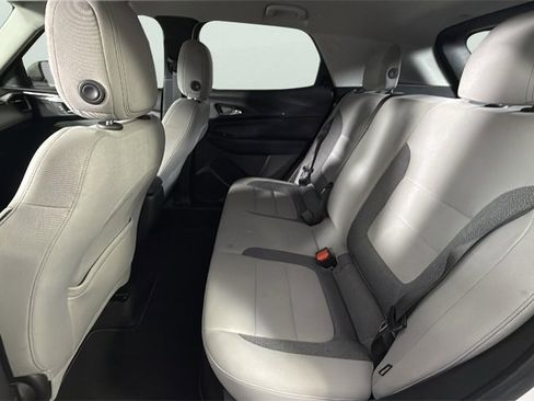 Certified 2024 Chevrolet TrailBlazer LT w/ Driver Confidence Package image 40