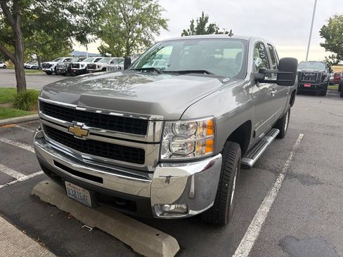 Used 2008 Chevrolet Silverado 2500 LTZ w/ Safety Package AWD/4WD image 2