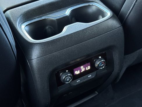 Used 2025 Chevrolet Traverse Z71 image 44